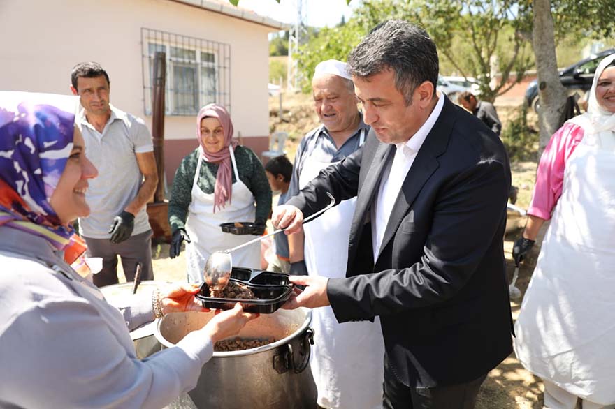 alacamda-3-durtmen-yaylasi-cilek-festivali-coskusu-4.jpg