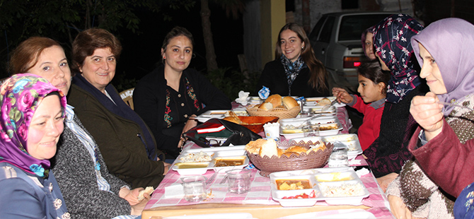 alacamda-her-mahallede-bir-iftar-3.jpg