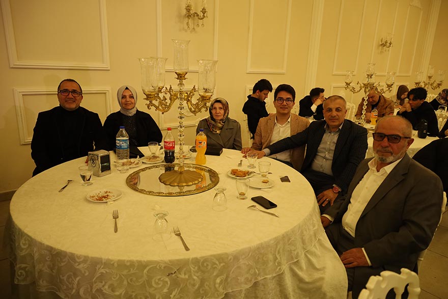 aleyna-ve-selamet-nacak-cifti-dunya-evine-girdi-9.jpg