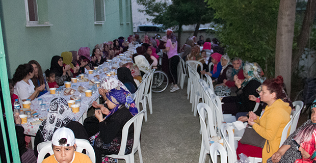 alparslan-mahallesi-iftarda-bir-araya-geldi-5.jpg