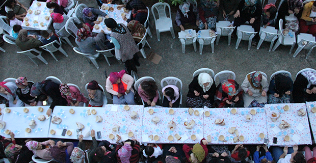 alparslan-mahallesi-iftarda-bir-araya-geldi-6.jpg