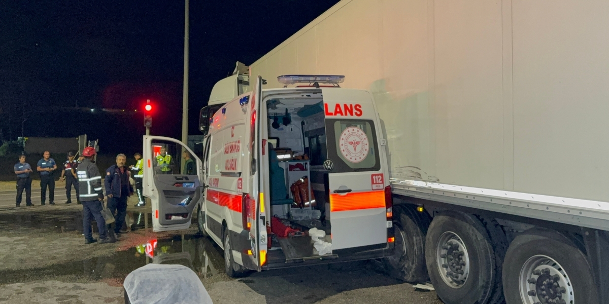 ambulans-ile-tir-carpisti.jpg