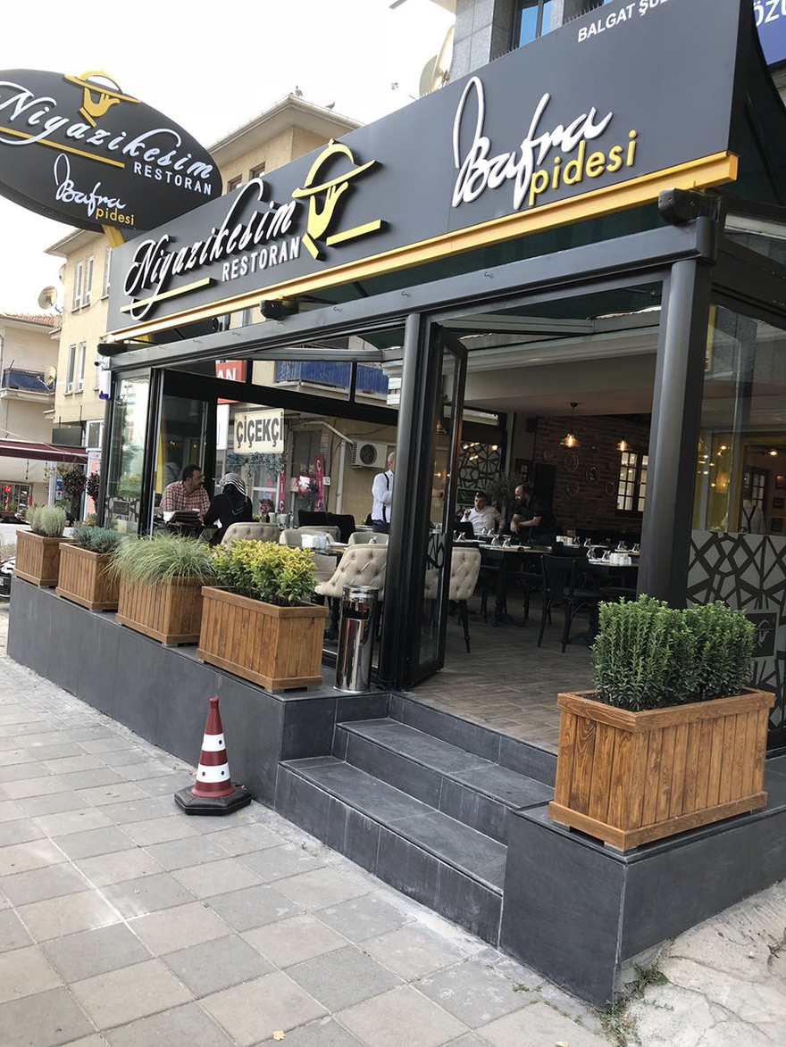 ankara-niyazi-kesim-restoran-2-yasini-kutladi-3.jpg