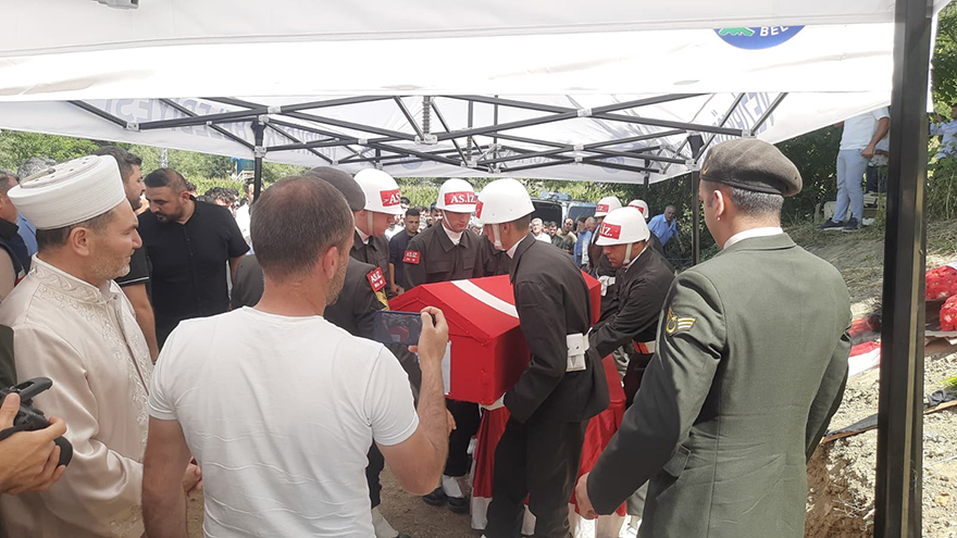 ankarada-gorevli-uzman-cavus-vezirkoprude-dualarla-defnedildi-4.jpg