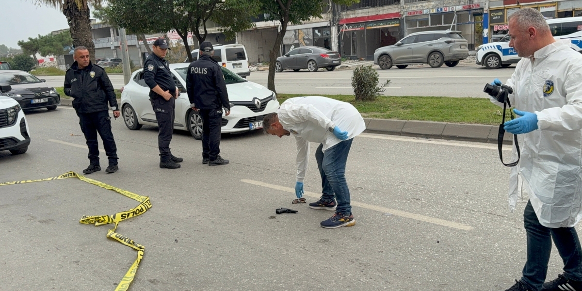 aracin-onunu-kesip-bicakladilar.jpg