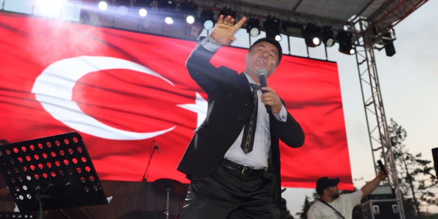 asarcik-meydaninda-mustafa-yildizdogan-ruzgari-esti-007.jpg
