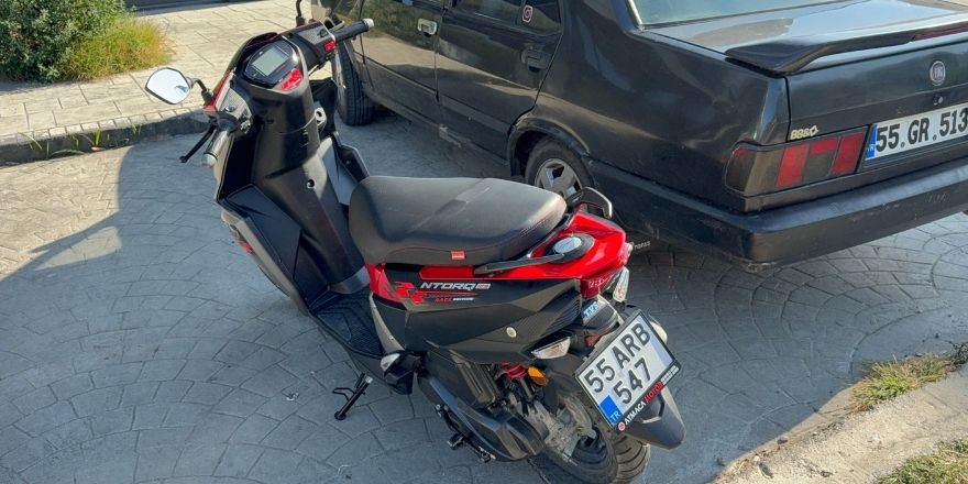 atakumda-motosiklet-yayaya-carpti-2-yaralisadas.jpg