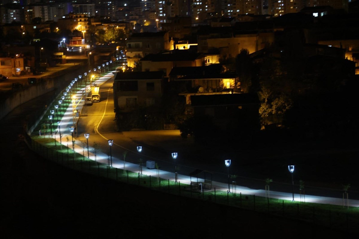 aw494330-03.jpg
