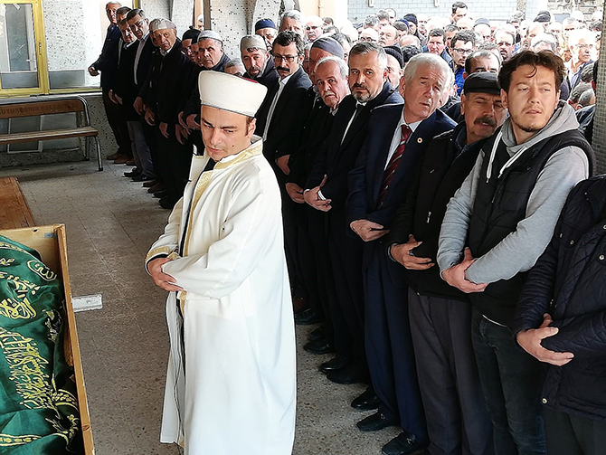 AZİZ ÖZEN SON YOLCULUĞUNA UĞURLANDI Bafra Haber