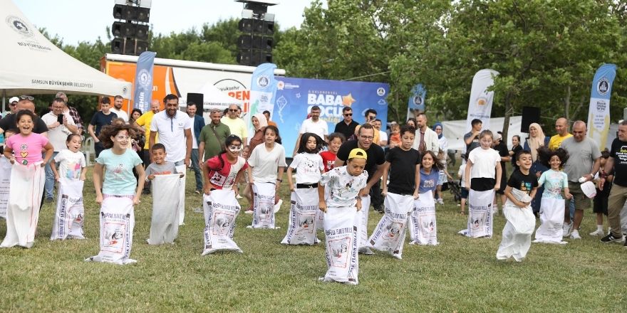 baba-cocuk-senligi-renkli-goruntulere-sahne-oldu-001.jpg