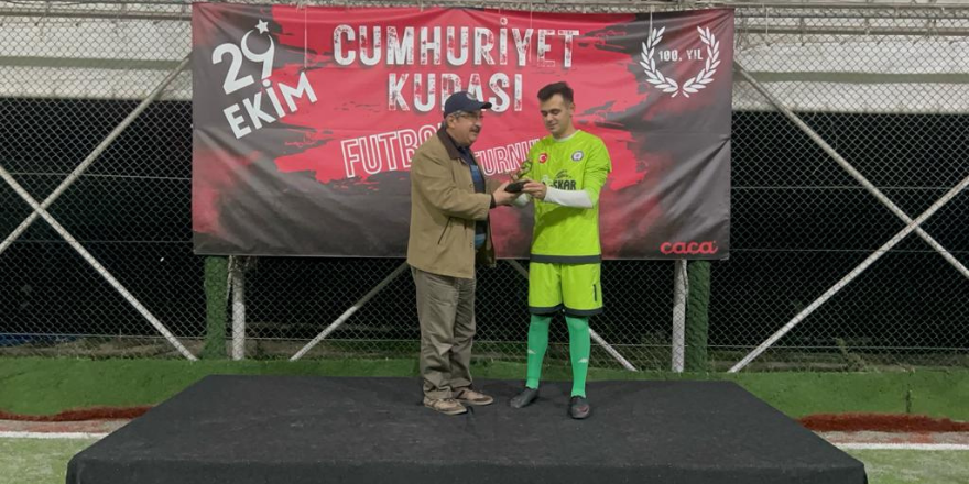 babacan-fc-cumhuriyet-kupasi-futbol-turnuvasi-sampiyonu-oldu-004.png