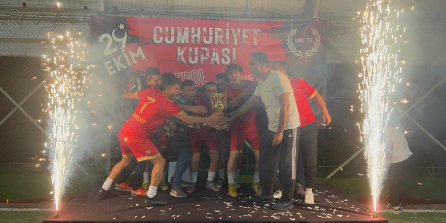 babacan-fc-cumhuriyet-kupasi-futbol-turnuvasi-sampiyonu-oldu-007.png