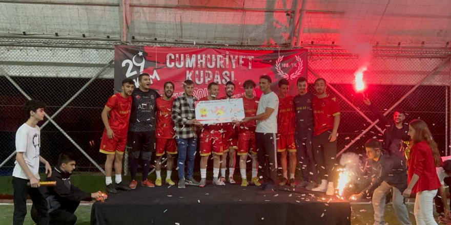 babacan-fc-cumhuriyet-kupasi-futbol-turnuvasi-sampiyonu-oldu.png