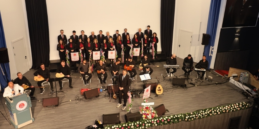 bafra-adliyesi-turk-halk-muzigi-korosundan-19-mayis-konseri-003.jpg
