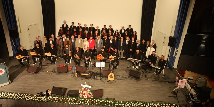 bafra-adliyesi-turk-halk-muzigi-korosundan-19-mayis-konseri-005.jpg