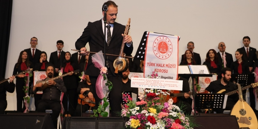 bafra-adliyesi-turk-halk-muzigi-korosundan-19-mayis-konseri-006.jpg