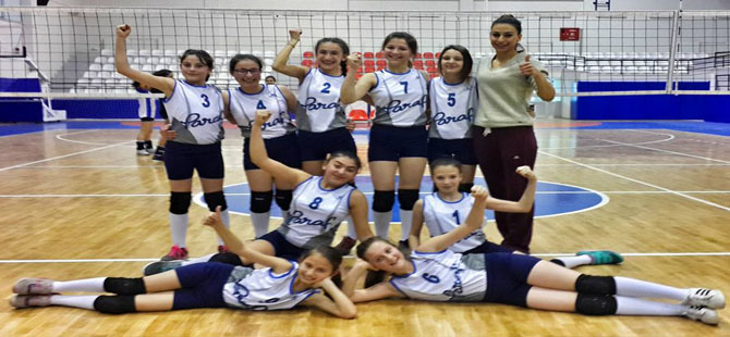 bafra-akademi-minik-voleybol-kiz-takimi-il-2.-oldu-001.jpg