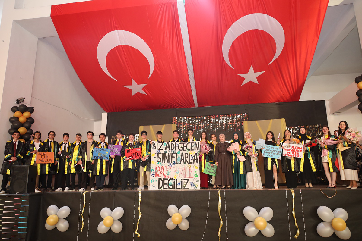 bafra-anadolu-lisesinde-135-ogrenci-gelecege-ugurlandi-12.jpg