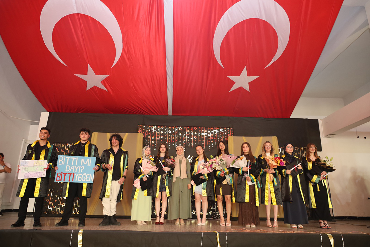 bafra-anadolu-lisesinde-135-ogrenci-gelecege-ugurlandi-13.jpg