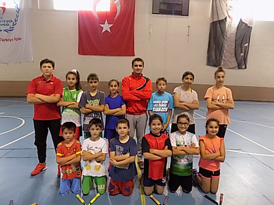 bafra-badminton-ihtisas-genclik-kulubu-turkiye-sampiyonasi-na-hazirlaniyor-3.jpg