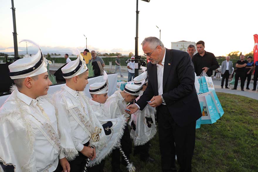 bafra-belediyesi-sunnet-soleni-hamit-kilic-bafra-cocuk-trafik-egitim-parki-010.jpg