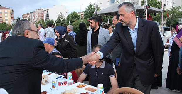 bafra-belediyesinden-buyuk-iftar-3.jpg