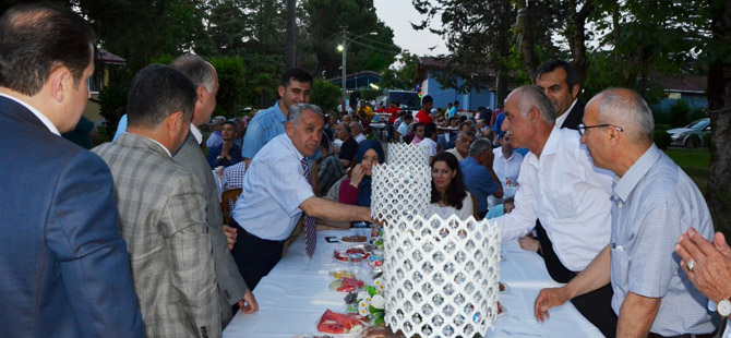 bafra-belediyesinden-iftar-001.jpg