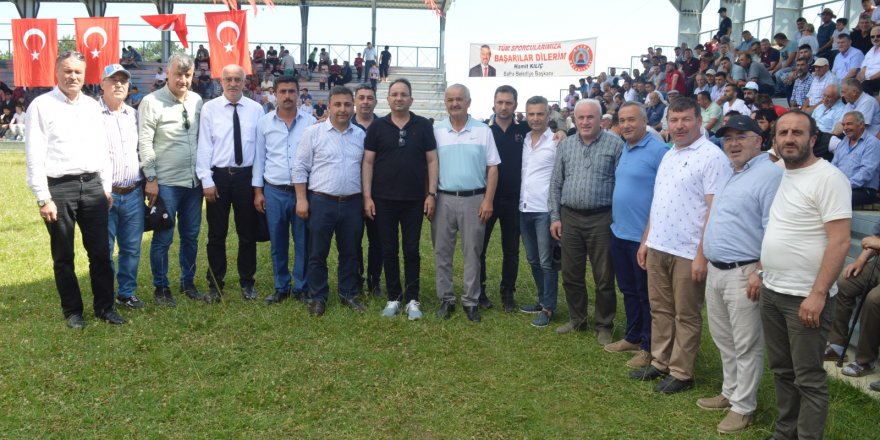 bafra-bengu-gureslerinde-baspehlivan-altin-kemerli-fatih-kambur-oldu-033.jpeg