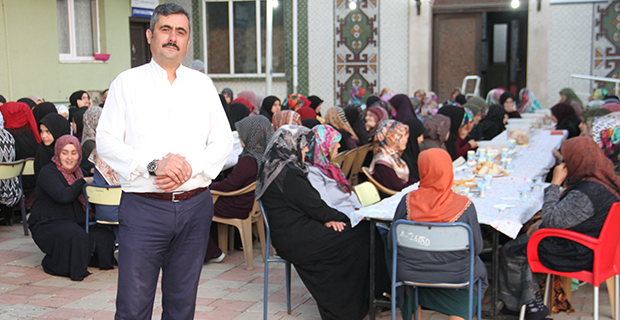 bafra-cetinkaya-cami-kiz-kuran-kurslariyla-iftarda-bulustu-4.jpg