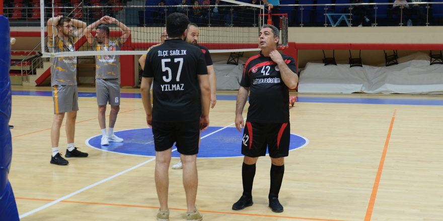 bafra-cumhuriyet-kupasi-voleybol-turnuvasinda-ceyrek-final-heyecani-007.png