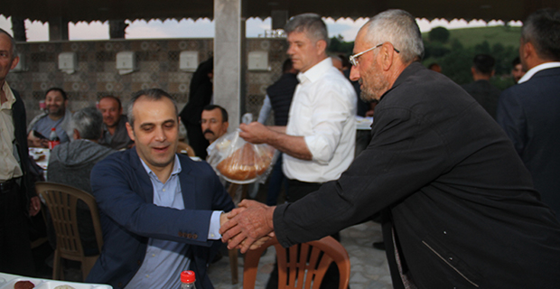 bafra-derbent-mahallesi-iftarda-bulustu-12.jpg