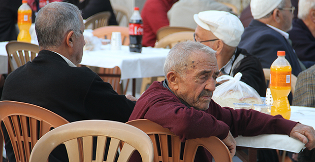 bafra-derbent-mahallesi-iftarda-bulustu-6.jpg