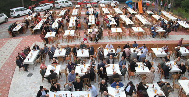 bafra-derbent-mahallesi-iftarda-bulustu-7.jpg