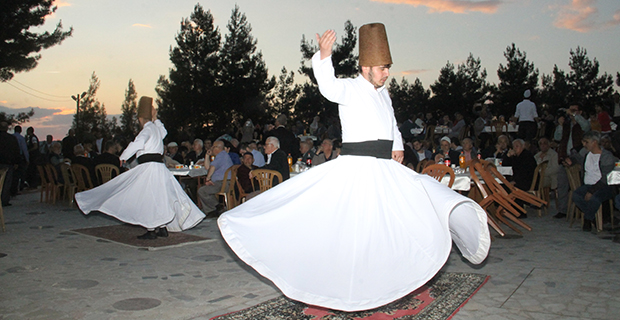 bafra-derbent-mahallesi-iftarda-bulustu-8.jpg