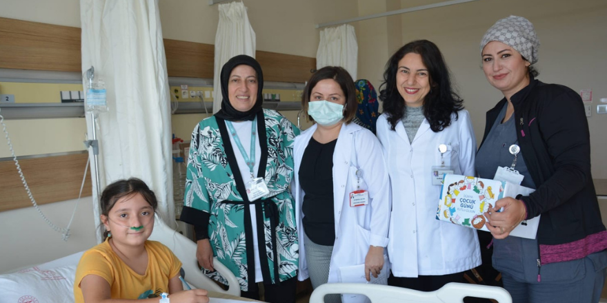 bafra-devlet-hastanesinde-dunya-cocuk-gunu-etkinligi-2.png
