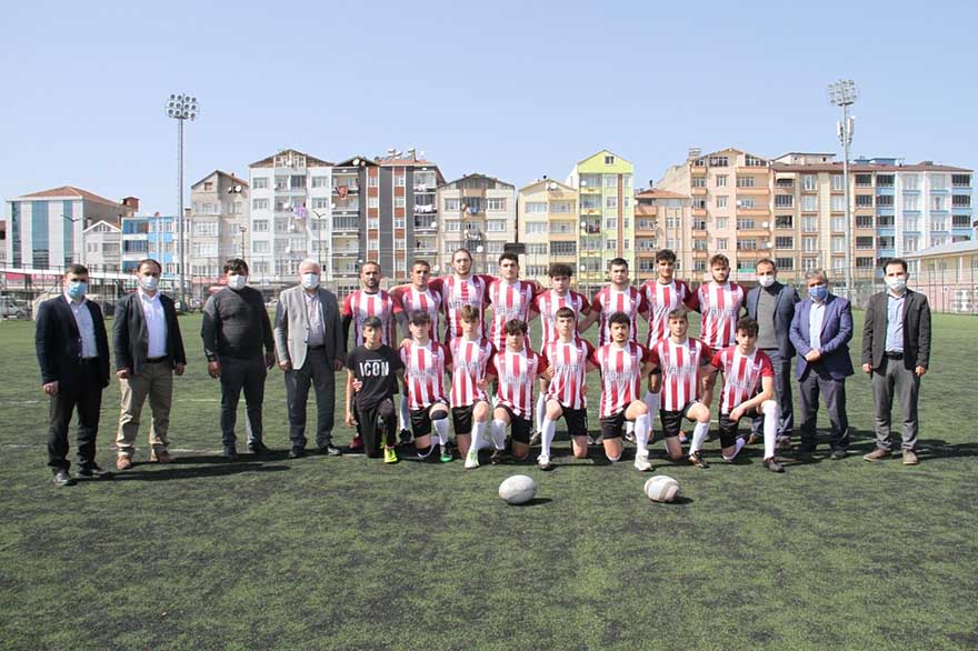 bafra-diyanet-senden-rugby-takimina-forma-destegi-2.jpg