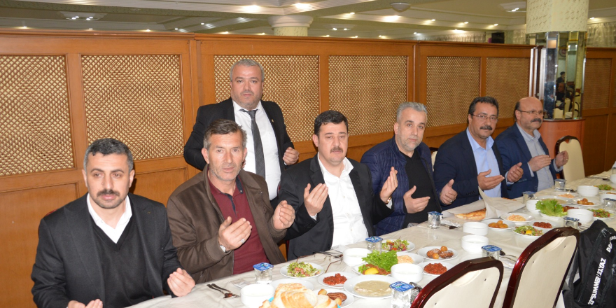 bafra-elektrik-ve-elektronikciler-odasindan-maneviyat-dolu-iftar-11.png