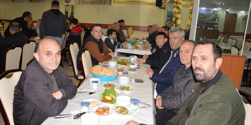 bafra-elektrik-ve-elektronikciler-odasindan-maneviyat-dolu-iftar-2.png