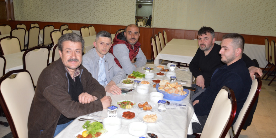 bafra-elektrik-ve-elektronikciler-odasindan-maneviyat-dolu-iftar-4.png