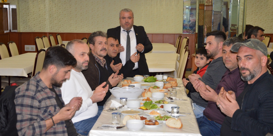 bafra-elektrik-ve-elektronikciler-odasindan-maneviyat-dolu-iftar-9.png