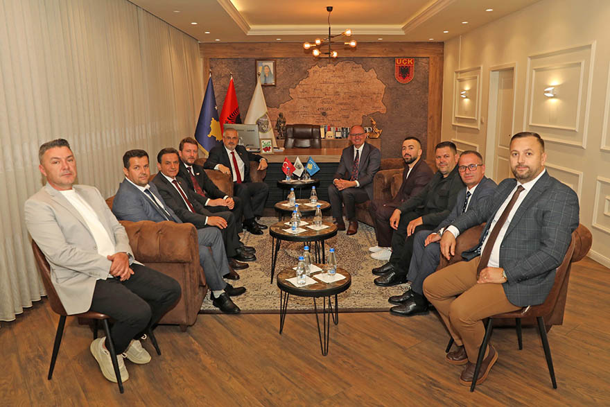 bafra-ile-ferizaj-arasinda-kardeslik-koprusu-kuruldu-003.jpg