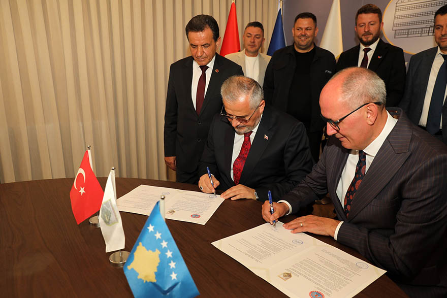 bafra-ile-ferizaj-arasinda-kardeslik-koprusu-kuruldu-007.jpg