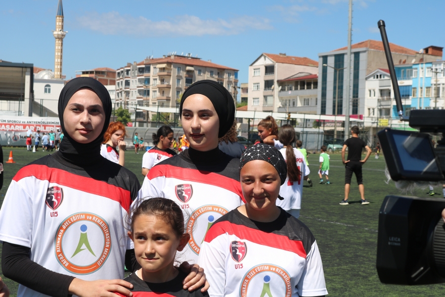 bafra-kadin-futbol-takimi-007.JPG