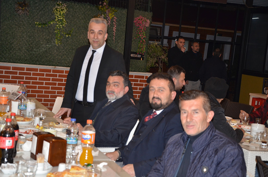 bafra-marangozlar-ve-mobilyacilar-iftar-yemeginde-bulustu-14.jpg