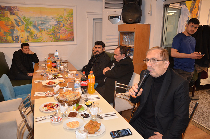 bafra-marangozlar-ve-mobilyacilar-iftar-yemeginde-bulustu-4.jpg