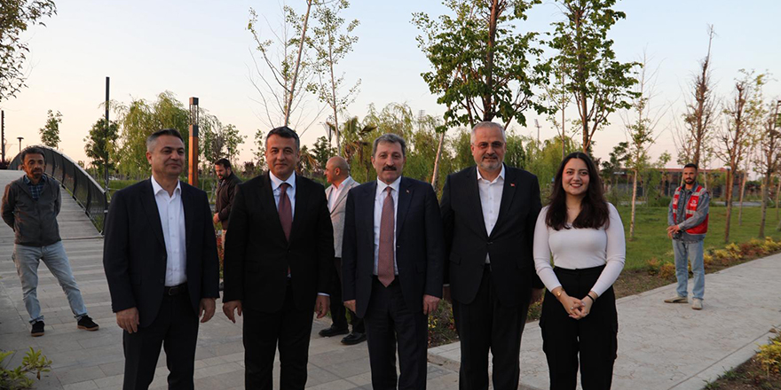 bafra-millet-bahcesinde-vatandaslarla-gonul-bulusmasi-4.jpg