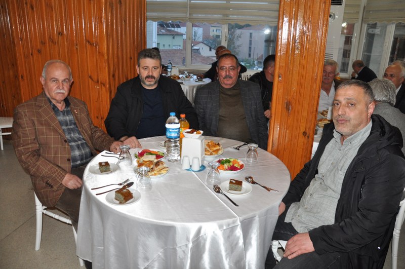 bafra-muhtarlar-dernegi-iftar-yemegi-duzenledi-005.JPG