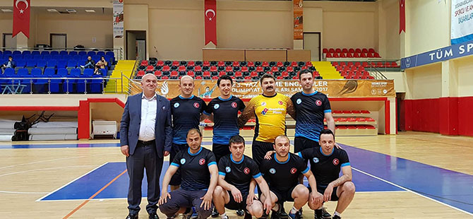 bafra-ogretmenevi-futsal-birincisi-2.jpg