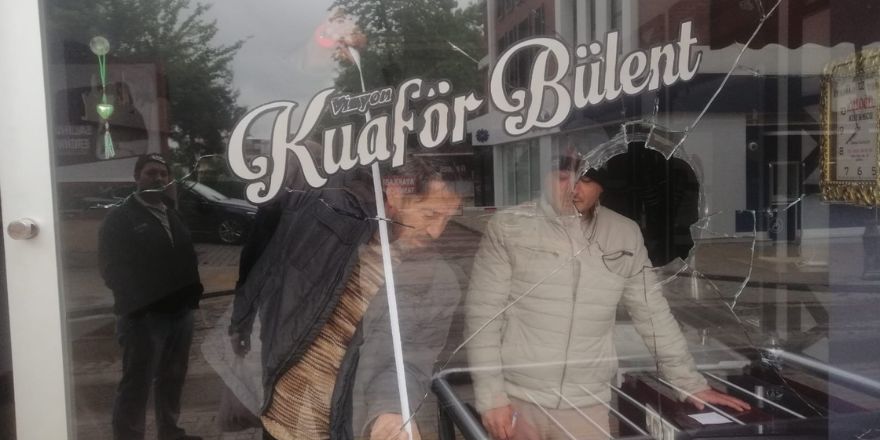 bafra-tekel-caddesinde-8-is-yerinin-camlari-kirildi-005.jpg