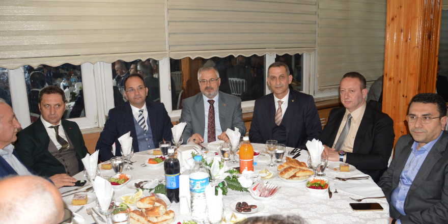 bafra-ticaret-borsasi-bafra-protokolu-ve-uyeleri-ile-iftar-acti-11.png